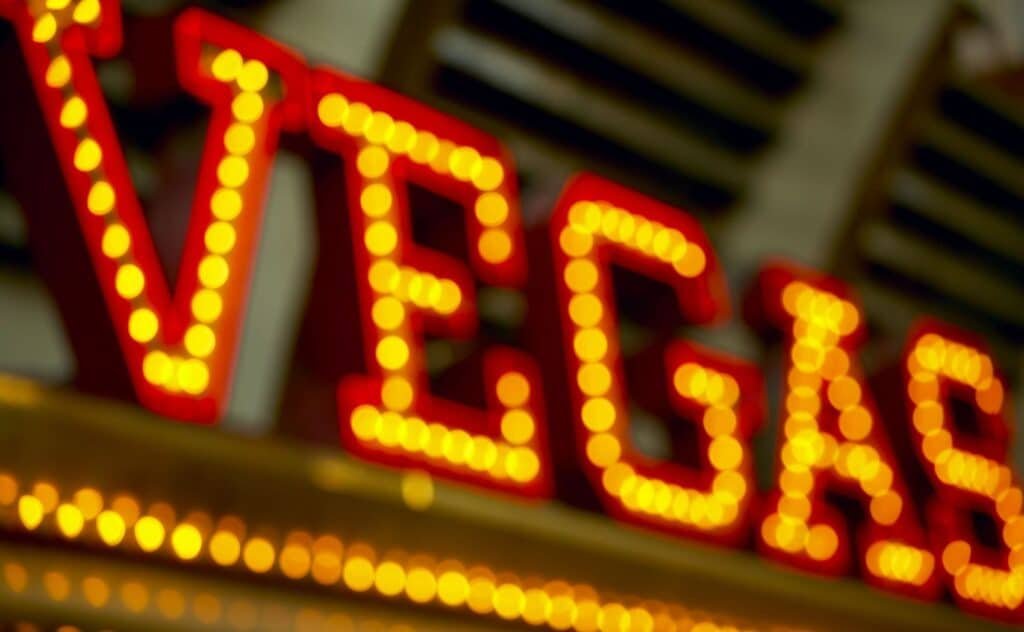 luzes com escrita "Vegas"