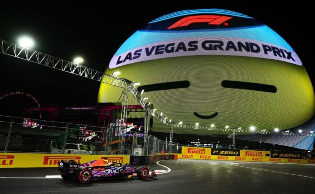 GP de Las Vegas em frente ao The Sphere